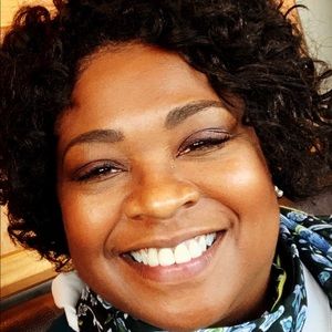 Meet your Posher, Vivian